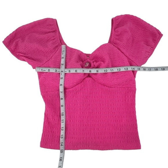 No Boundaries Pink Short Sleeve Crop Key Hole Top Size Large Women’s - Picture 4 of 5